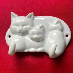 Vintage Ceramic Cat 🐈‍⬛ Hook